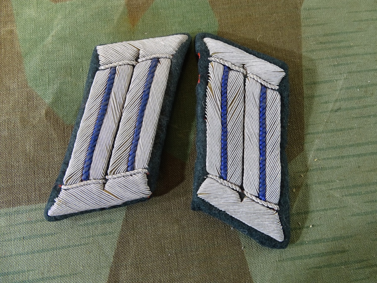 Paar Kragenspiegel Arzt bzw. Sanitätsoffizier der Wehrmacht