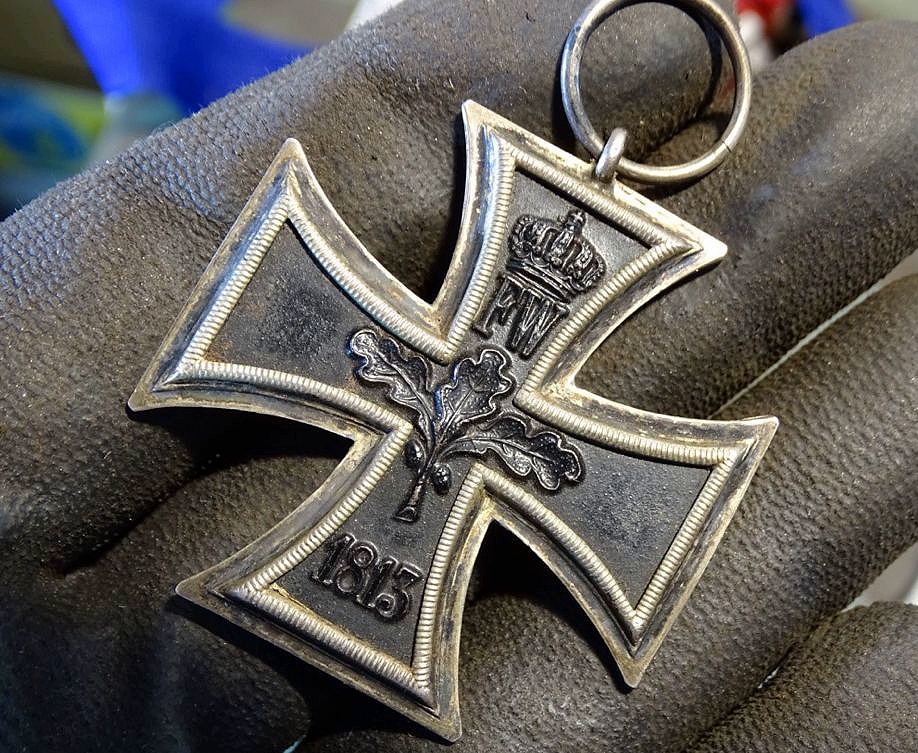 Eisernes Kreuz 2. Klasse 1914, Eisenkern größtenteils geschwärzt, Ring mit Hersteller Marke B