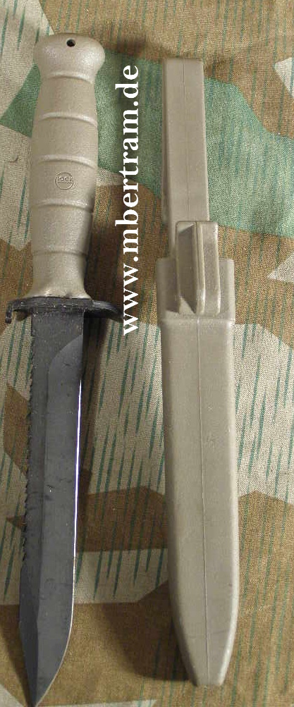 Österreichisches Kampfmesser mit Sägerücken