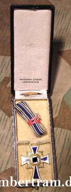 Mutterkreuz in Gold mit Etui, Friedrich Linden Lüdenscheid