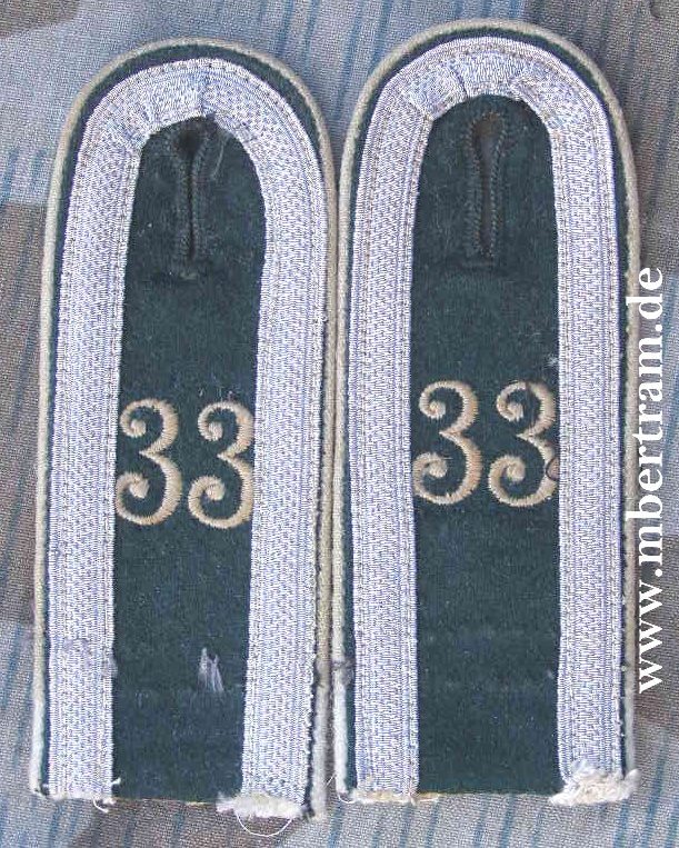 Paar Schulterklappen Unteroffizier Infanterie Rgt. 33
