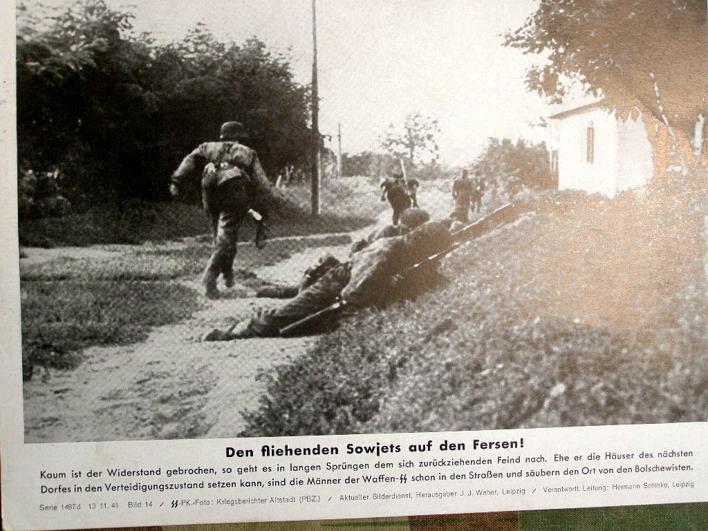 Waffen SS Männer verfolgen die fleihenden Sowjets 1941
