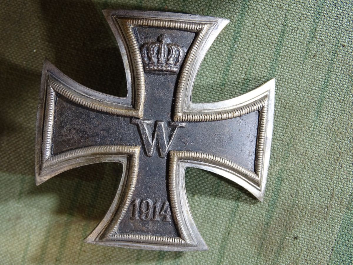 Eisernes Kreuz 1. Klasse 1914, Variante mit 2 Schraubgewinden.