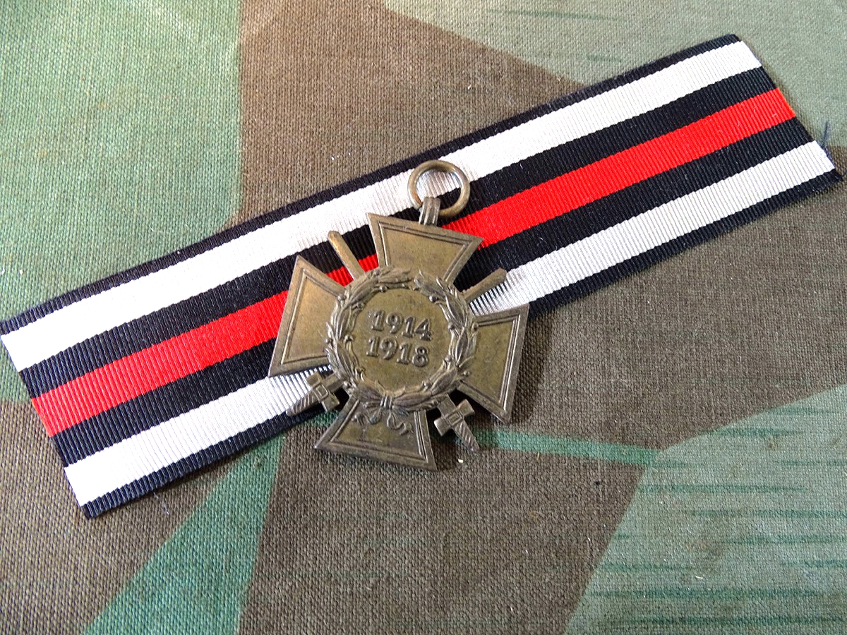 Ehrenkreuz für Frontkämpfer 1914/ 1918 mit Schwertern. Hst.: H.&Co.L. Hymmen & Co Lüdenscheid