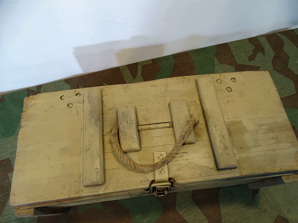 Holz Munitions Kiste für 30 Gewehr Sprenggranaten 1944 mit Etiketten