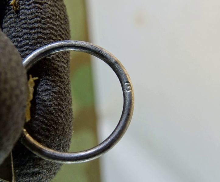 Eisernes Kreuz 2. Klasse 1914, Eisenkern größtenteils geschwärzt, Ring mit Hersteller Marke B