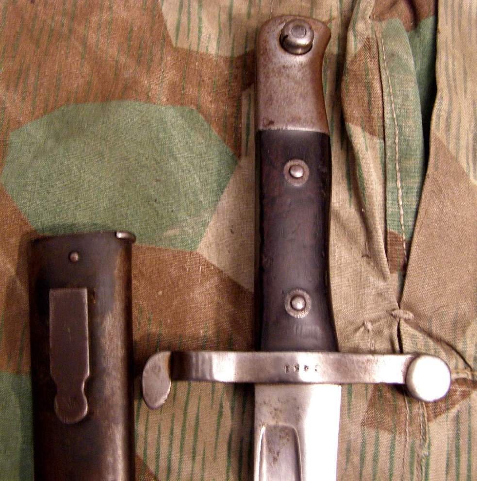 Bajonett für Steyer Gewehr M 1886. Scheide unverbeult.