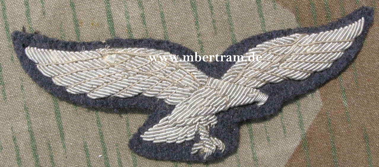 Luftwaffe: Brustadler für Offiziersuniformen HK entfernt.