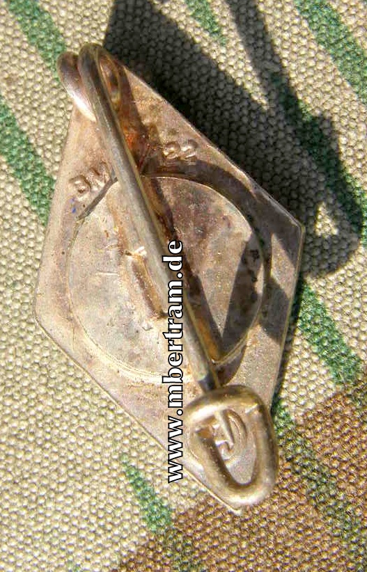 Replik: HJ Anstecker / Mitgliedsabzeichen f. Mütze u.Uniform