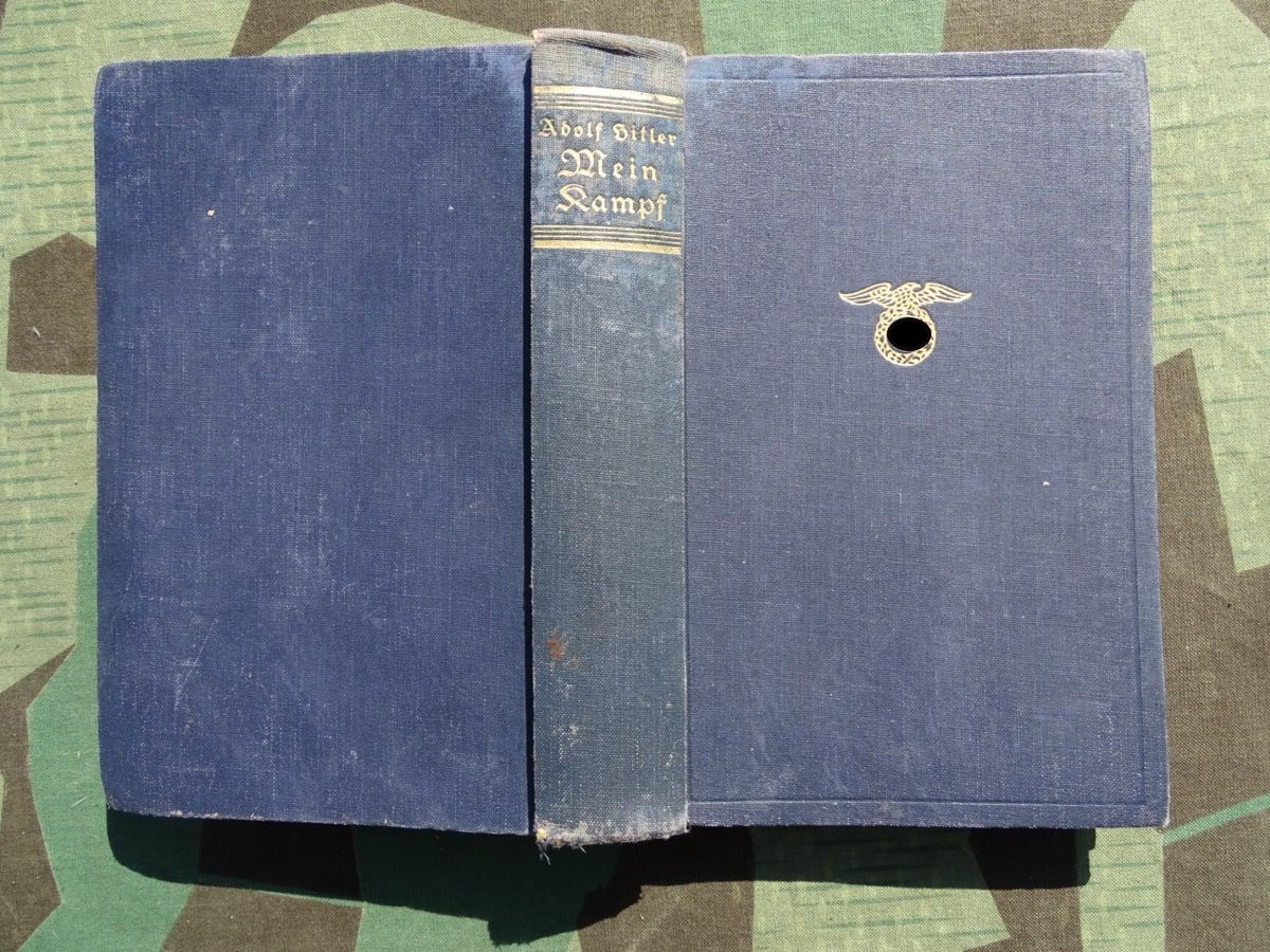 "Mein Kampf", Adolf Hitler,  frühe Ausgabe, blauer Leineneinband 1935