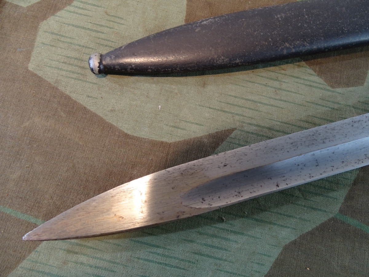 Wehrmachts K 98 Seitengewehr SG 84/98 mit Holz Griffschalen, späte Fertigung: Bajonett fnj 44 / Scheide pyy 1944 Wehrmachts K 98 Seitengewehr SG 84/98 mit Holz Griffschalen, späte Fertigung: Bajonett fnj 44 / Scheide pyy 1944
