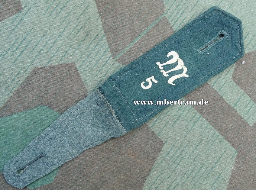 Schulterklappe MG Batl. 5 um 1937, frühe, spitze Klappe
