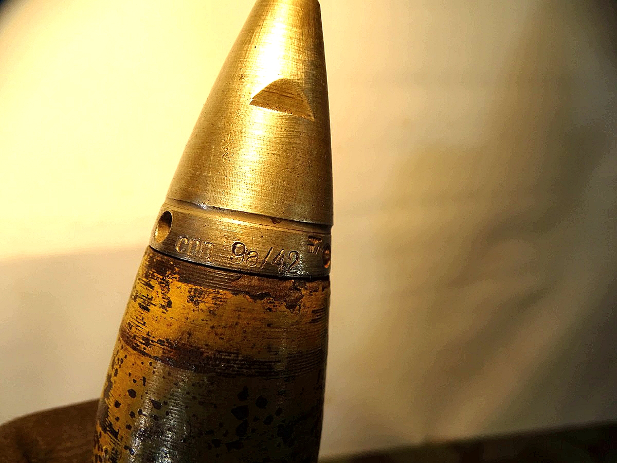 Deko Spreng Granate 3,7 cm Kriegsmarine Flak mit Hülse und Aluzünder , Originallack