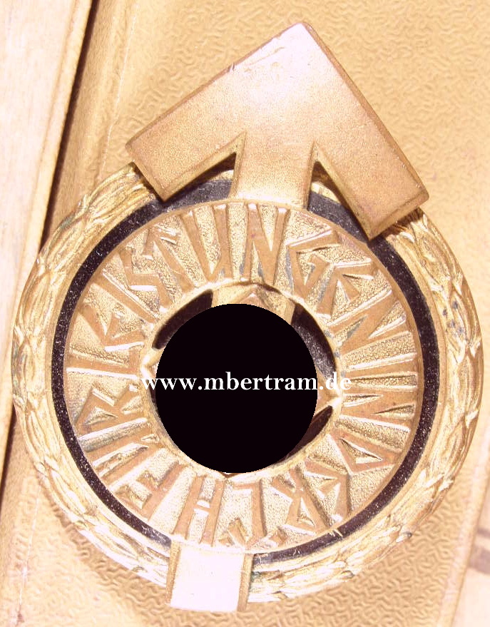 HJ-Führer Leistungsabzeichen in gold, Hst.. RZM M 1/101