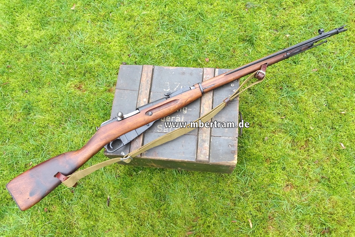 deko Infanteriegewehr Mosin Nagant M 91 /30, 1942, Bajonett, Riemen, ca. 124cm