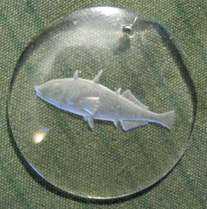 Glasabzeichen "Fisch" , WHW März 1940,Serie " Tiere des Dorfteichs