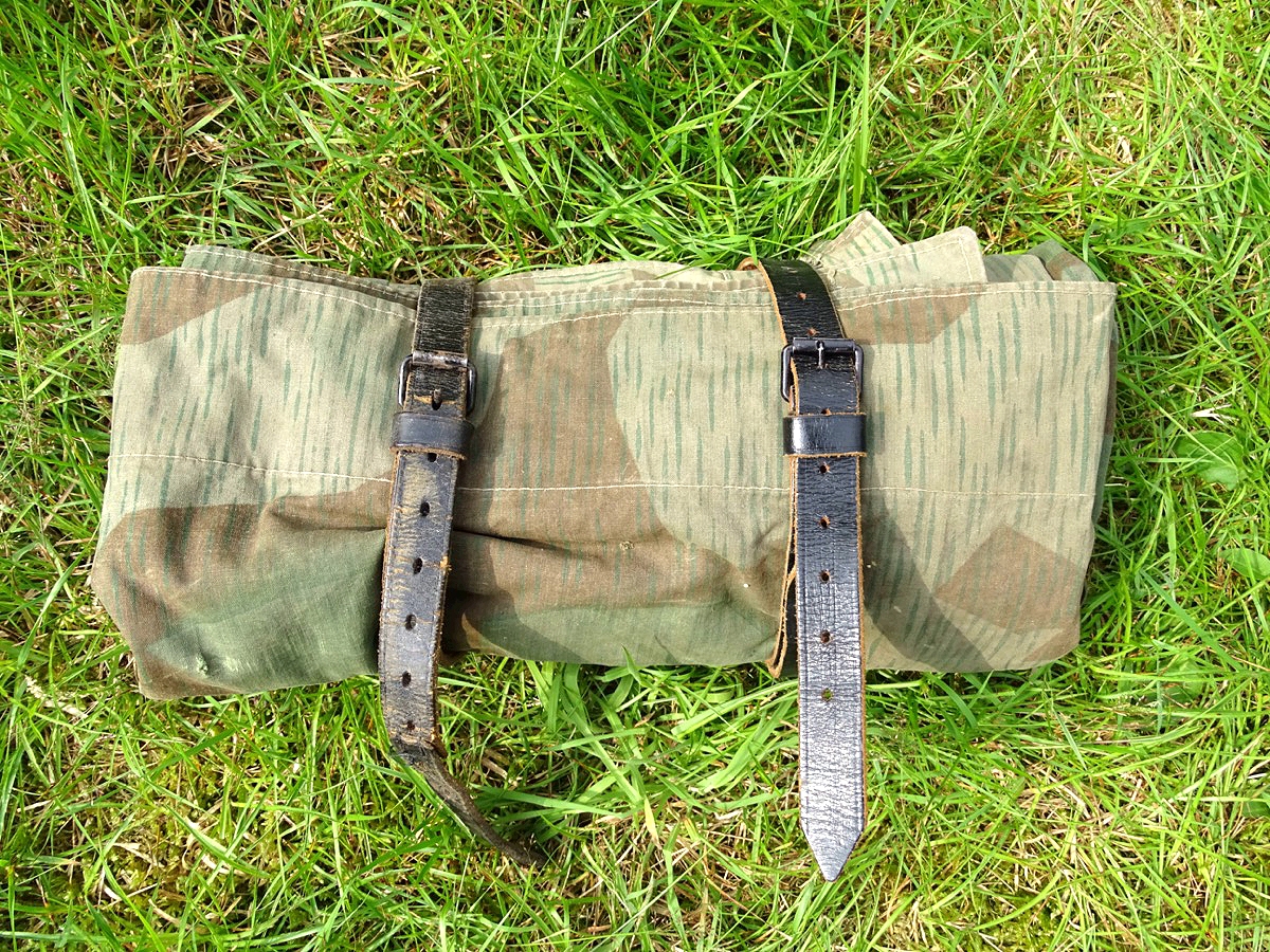 Dreieckszeltbahn Wehrmacht, Splitter Tarnmuster, um 1944, 2 Riemen (11)