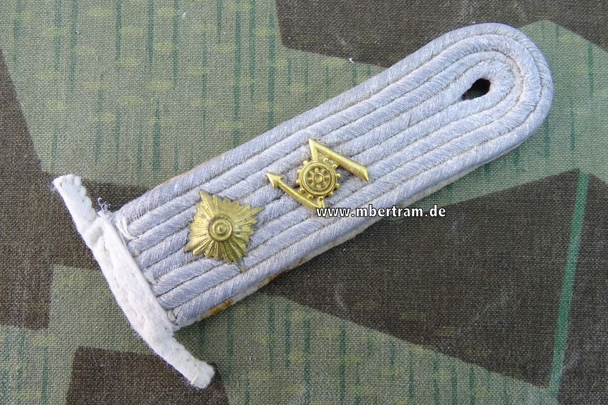 Einzel Schulterklappe Oberleutnant Kriegsmarine oder Infanterie für die weiße Jacke