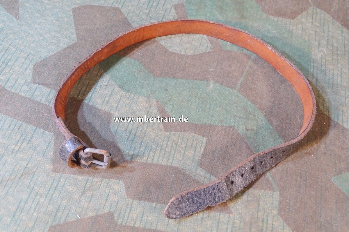 19736-1 Packriemen Wehrmacht " Malsch & Co. Wien  1942, ca. 56 cm incl. Schnalle.