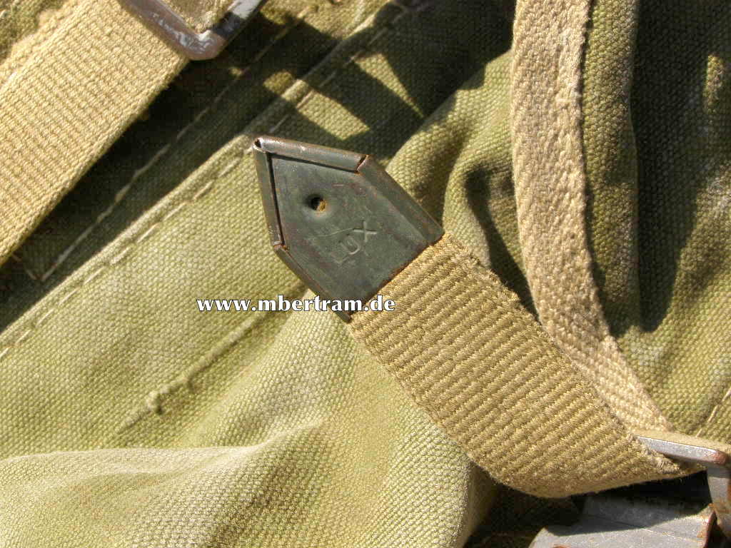 13582-9 Afrikakorps Rucksack, Webberiemung für Y-Riemen, 1941