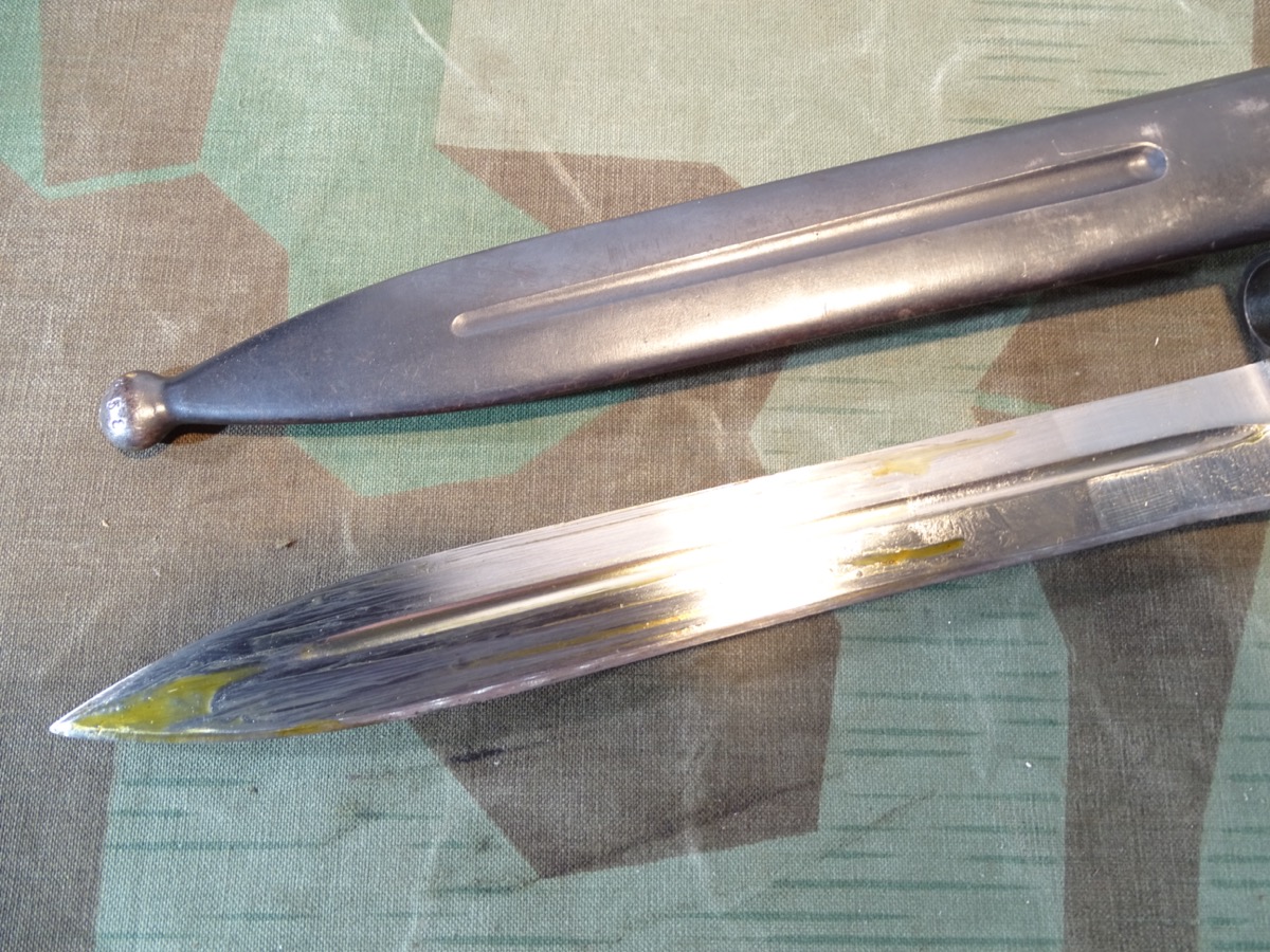 Dolch Bajonett zum Schweden Mauser Gewehr M 1896, Scheide mit Halteclip für Bajonettgriff Dolch Bajonett zum Schweden Mauser Gewehr M 1896, Scheide mit Halteclip für Bajonettgriff
