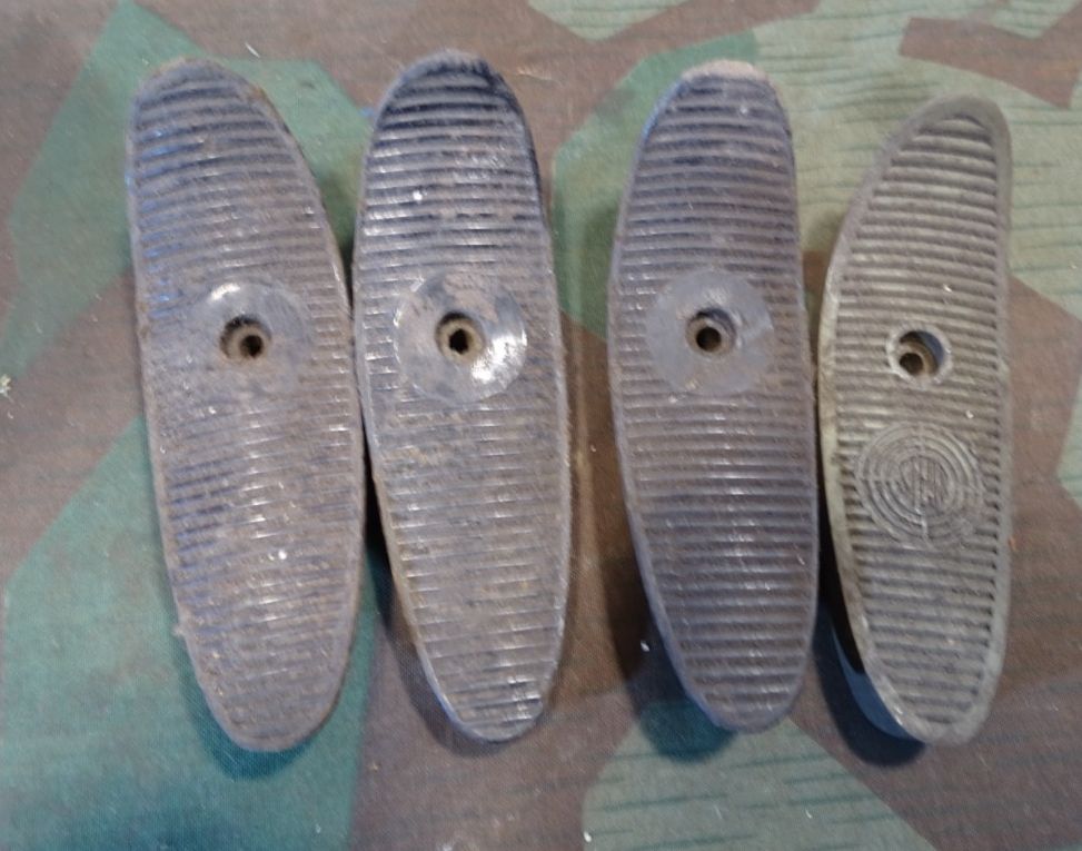 4 Stück frühe Bundeswehr MG 1 / MG 3 Bakelit Kolben End- Abdeckplatten, z.B. 1958