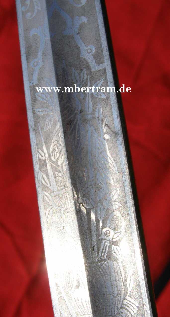 10384-18 Infanterie Offizierssäbel, Löwenkopfgriff, gekreuzte Säbel