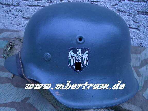 Wehrmachtsstahlhelm, M 42, orginal Leder, neuer Metallring