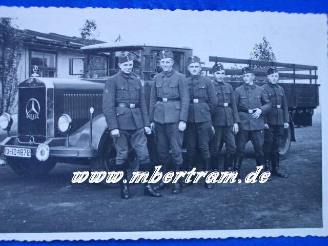Porträtfoto Mitglieder Wehrertüchtigungslager, Mercedes LKW