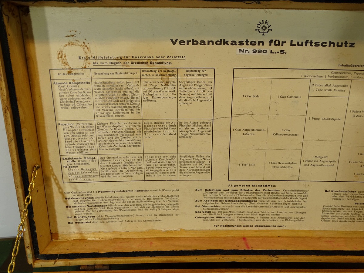 Duka Verbandkasten für Luftschutz, komplett befüllt. 