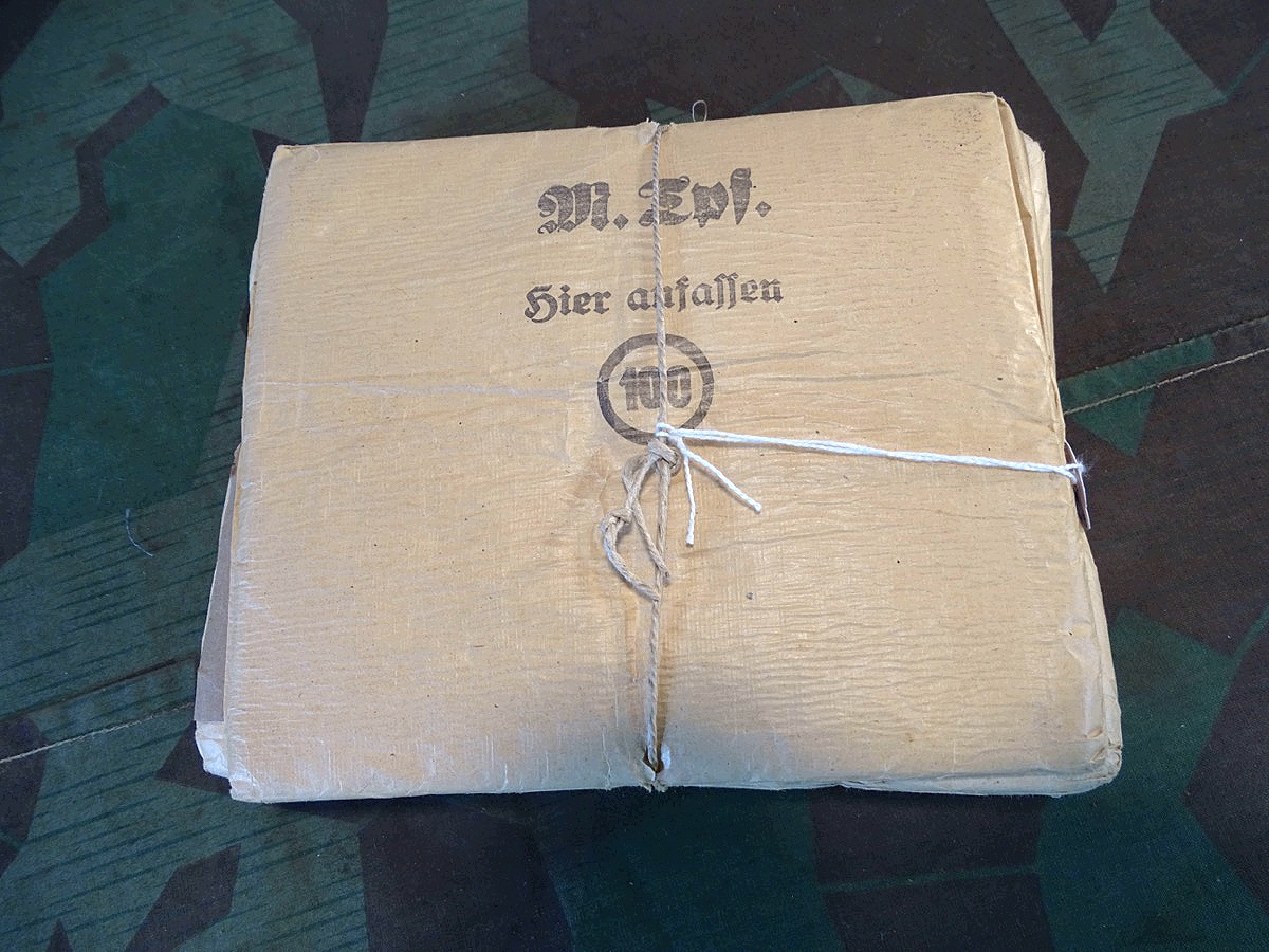 Ca. 13 originalverpackte Sanitäts Verbandmaterialien/ Tupfer " M. Tpf. ( 100)  
