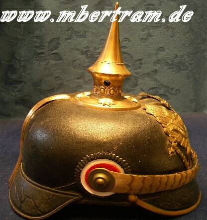 876-2 Preussische Offizierspickelhaube , Leder.
