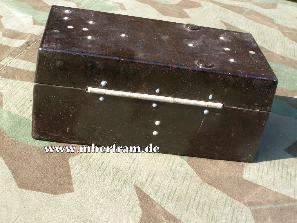 13487-3 Bakelit Zubehöhrkasten Einheitslaterne Wehrmacht, " efv "