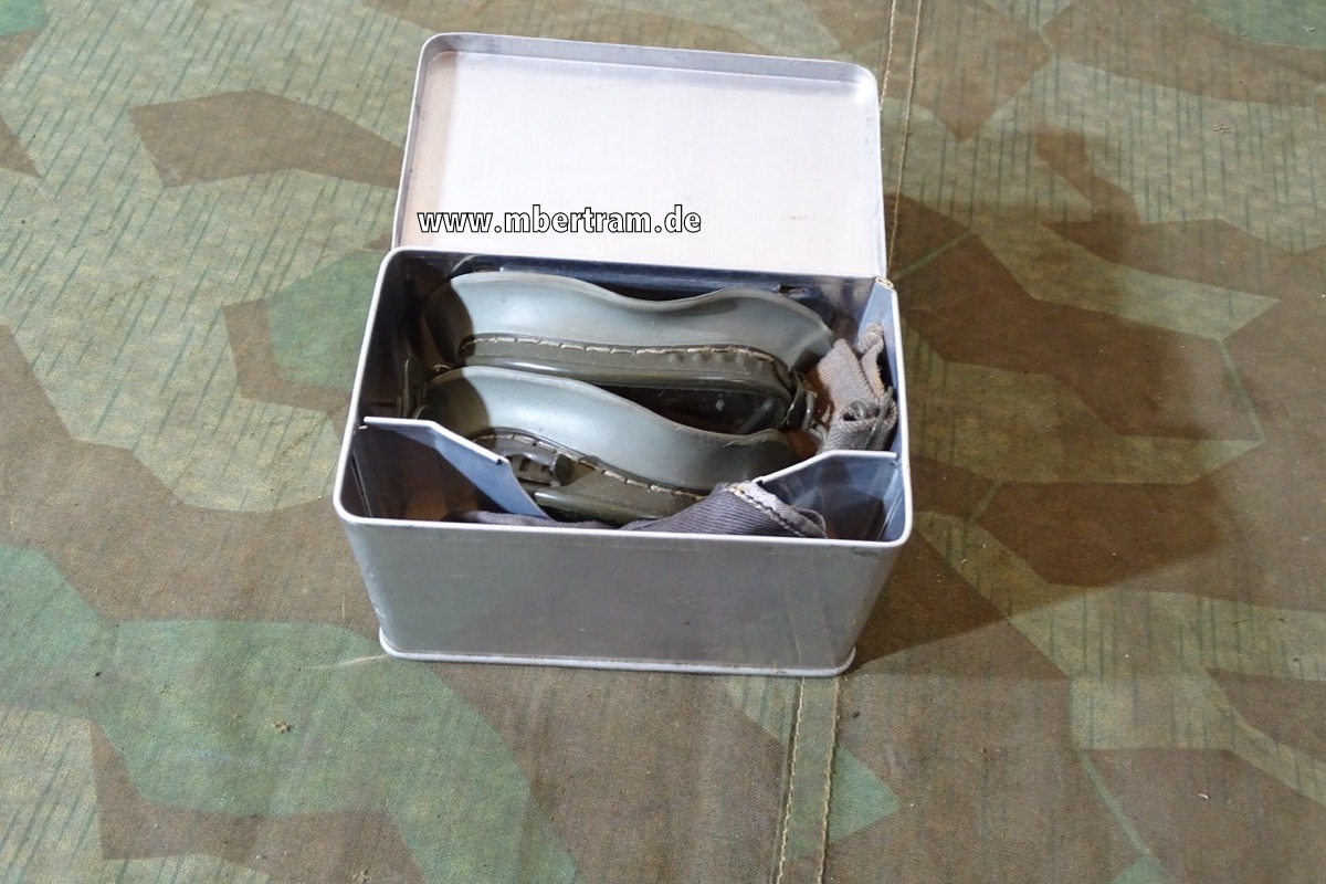 20185-1 Wehrmacht Heer Kradfahrerbrille/ Schutzbrille - für Fahrzeugbesatzungen mit Dose