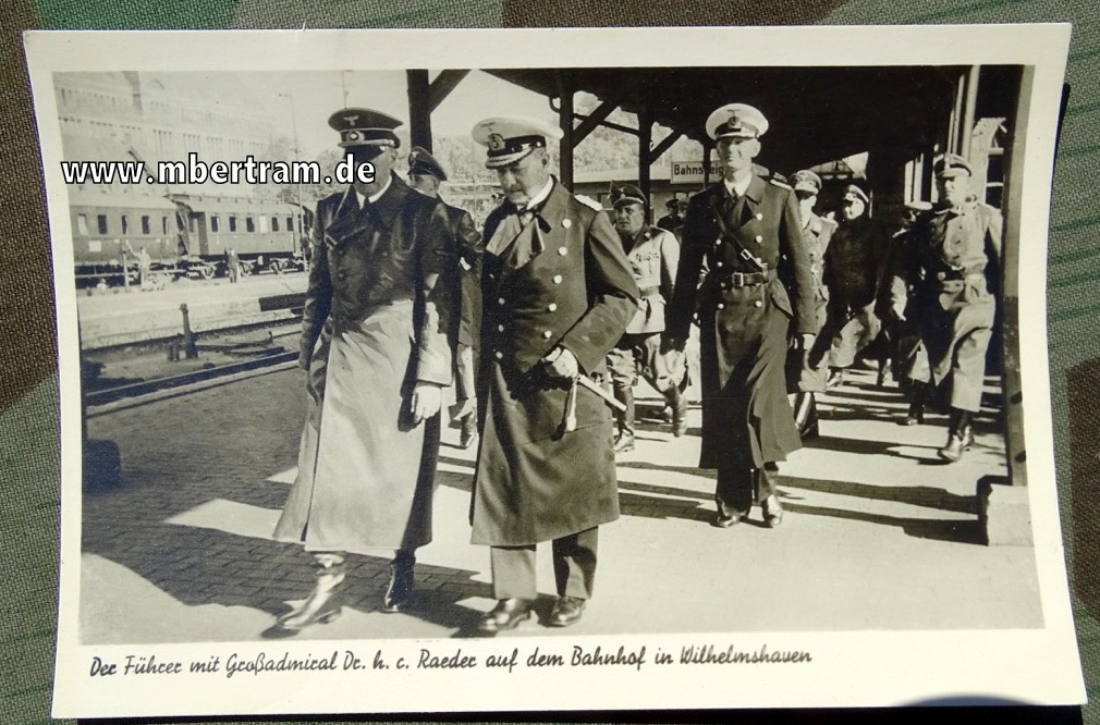 Propaganda Postkarte- der Führer mit Großadmiral Dr. H.C. Raeder