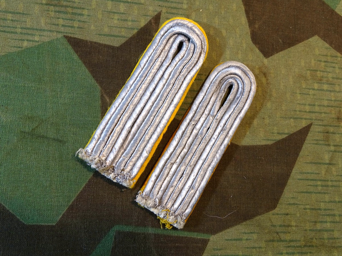 2 Schuterklappen Leutnant der Luftwaffe. Fliegende Truppe u. Fallschirmjäger zum einnähen