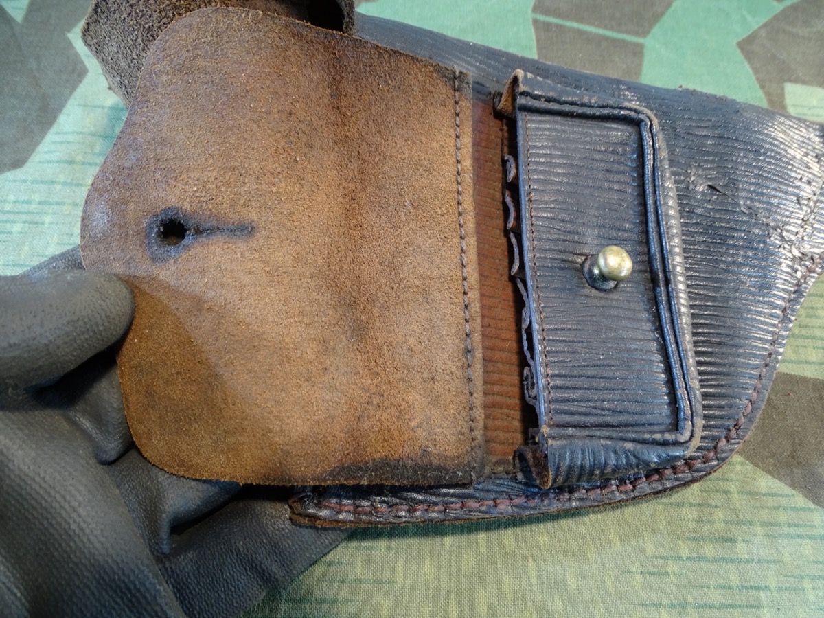 Tasche/ Holster M/85 für Reichsrevolver Bauart M 1885, späte Fertigung um 1916 in dünnerem Leder