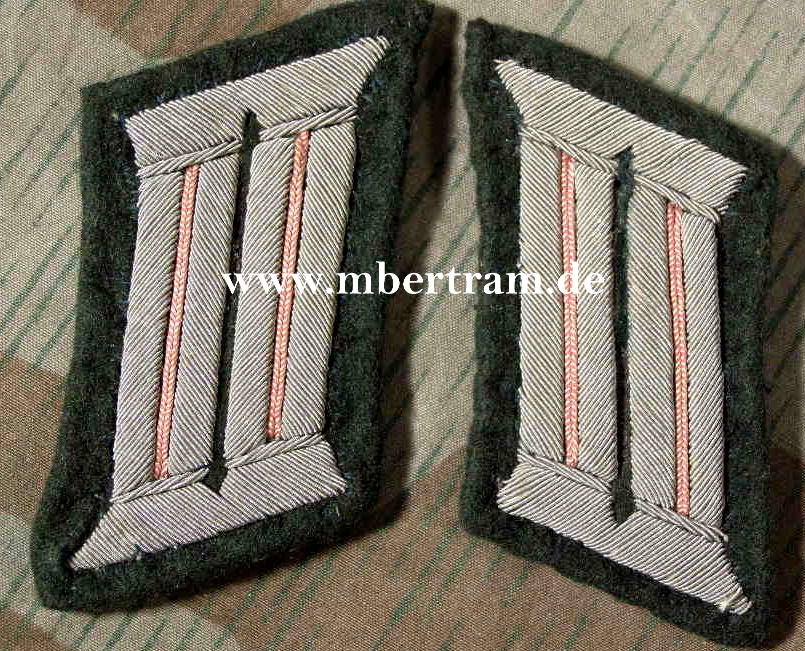 Paar Kragenspiegel Offizier Panzer, rosa Paspel