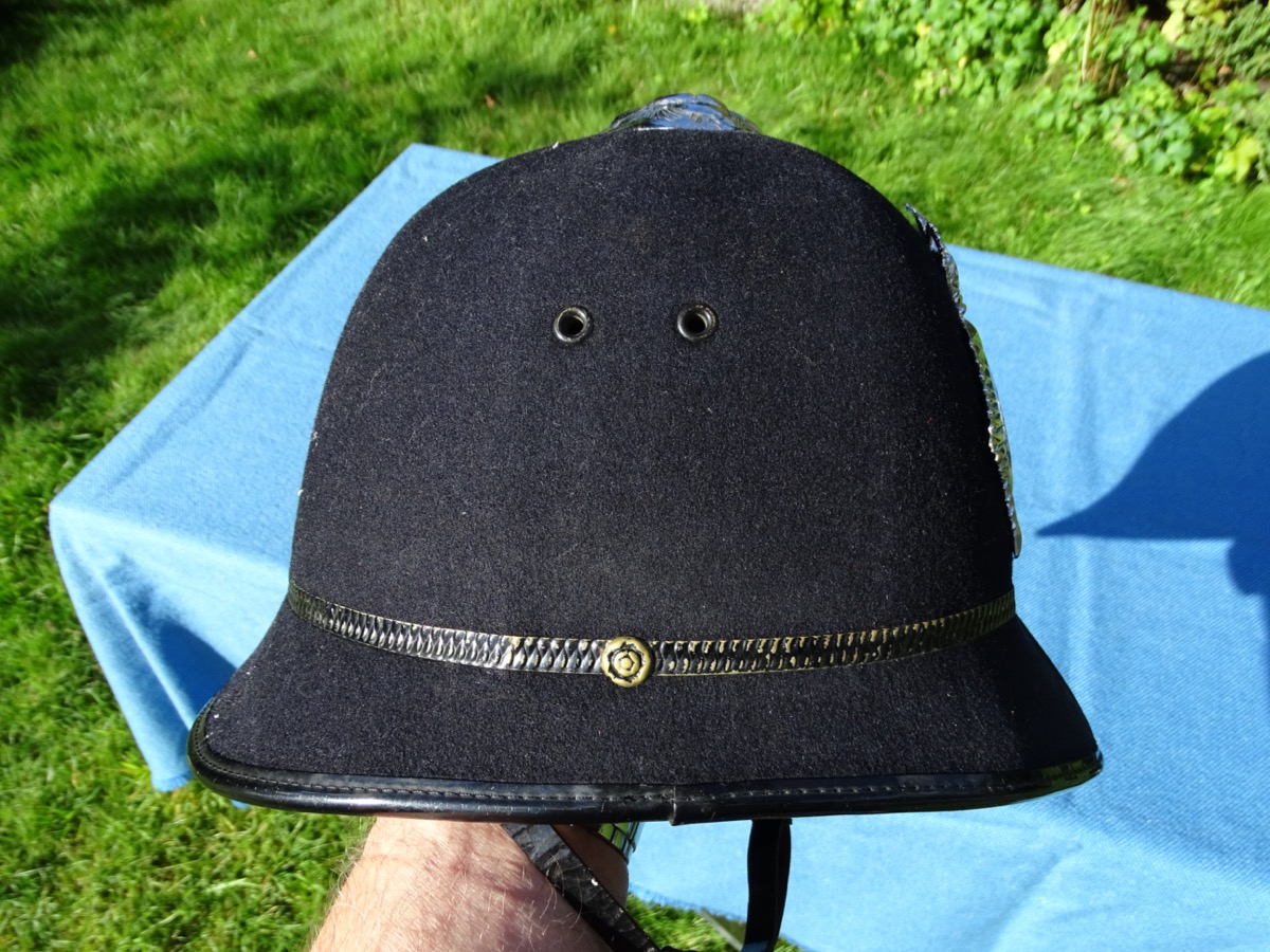 Original Helm eines englischen Polizisten / Bobbys, ca. 50 Jahre alt
