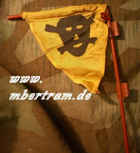 Wehrmacht Pionier Minenfähnchen, gelbe Totenkopffahne