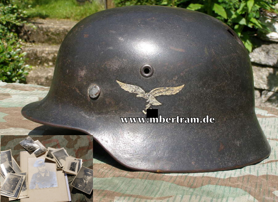 Luftwaffen Stahlhelm M 35 mit Originalwappen, Splittertreffer