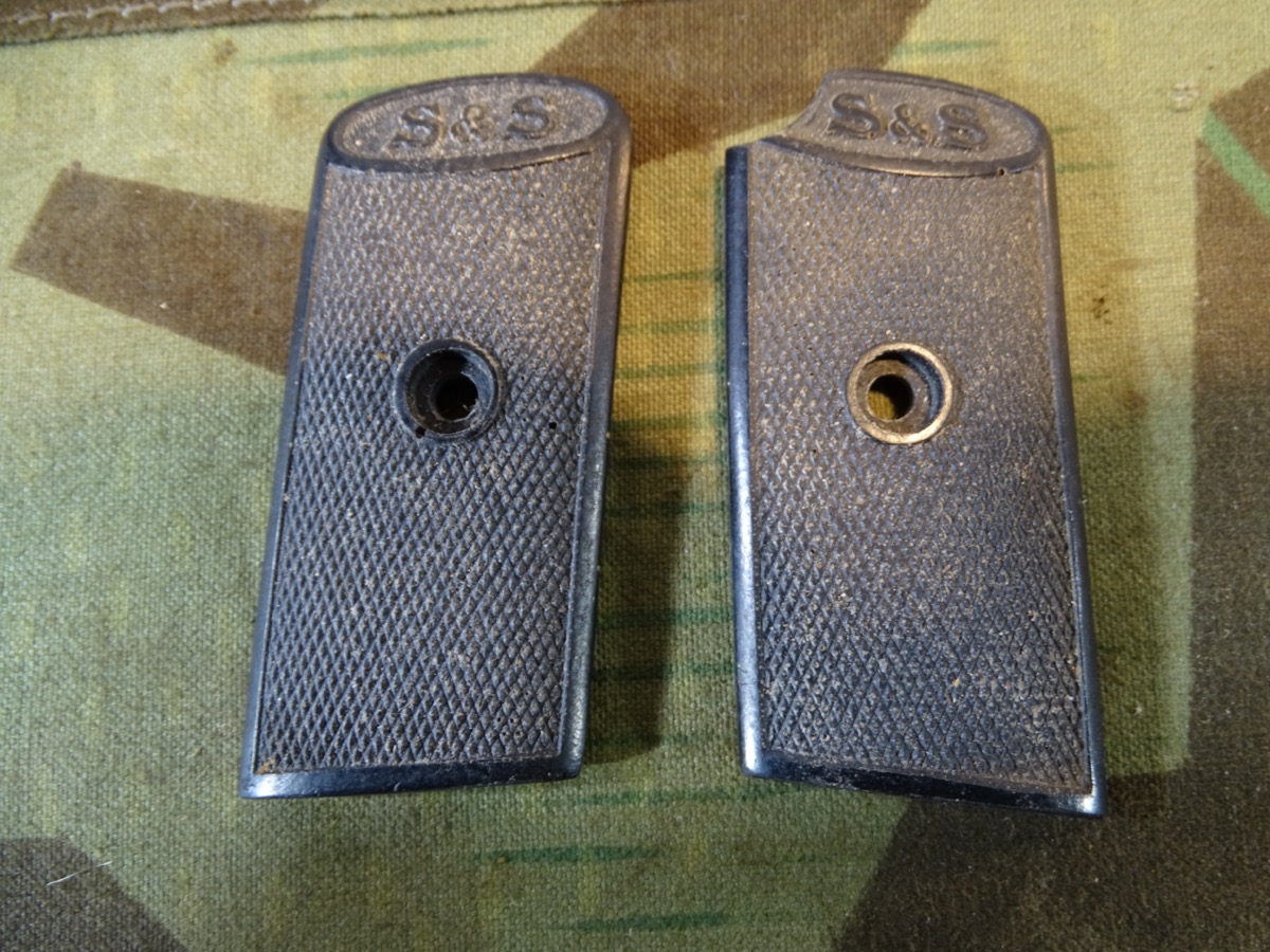 Pärchen Griffschalen Pistole S&S - Sauer & Sohn, Abplatzung oben