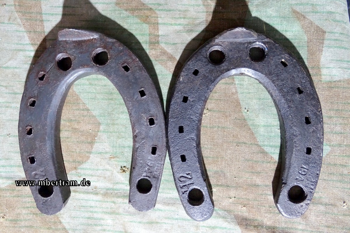 Wehrmacht Paar Kavallerie Hufeisen Gr. H 2 , Stempel "Hau  1944/44" schwach lesbar