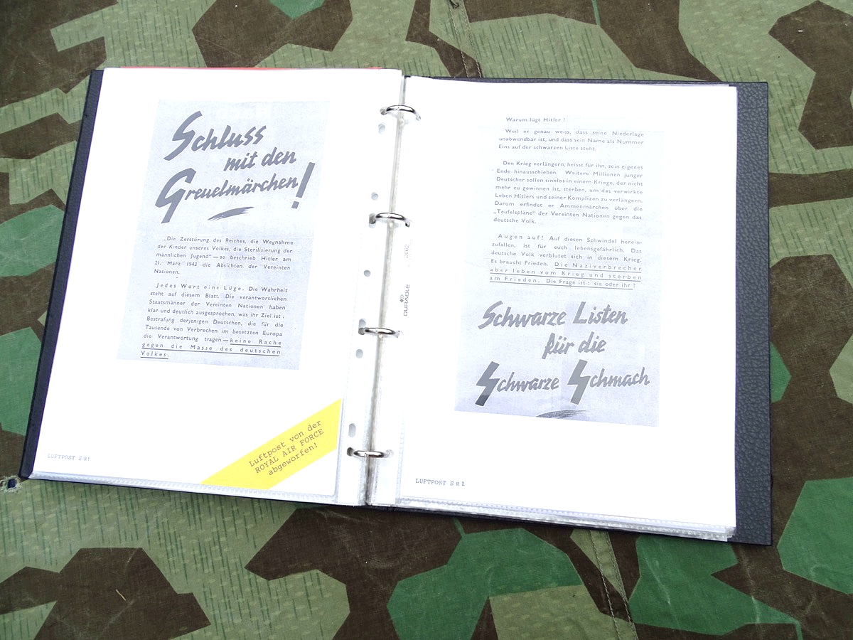 Ordner mit Allierten Abwurf Propaganda Flugblättern des 2. Weltkriegs, 17 Original, 10 Kopie Ordner mit Allierten Abwurf Propaganda Flugblättern des 2. Weltkriegs, 17 Original, 10 Kopie