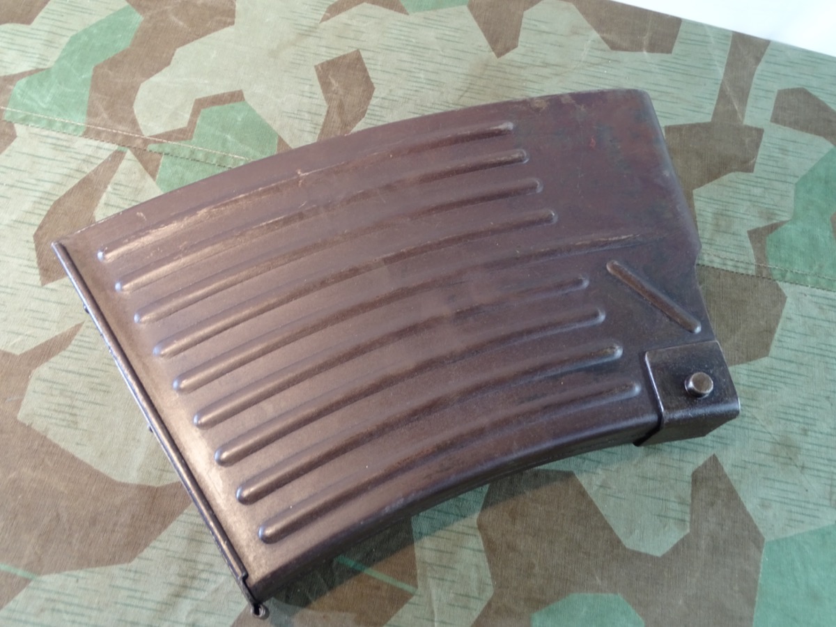 Magazin für Wehrmachts 2 cm Flak 30 oder 38, guter Zustand. Code ema ( Hilden Rhl. ) 