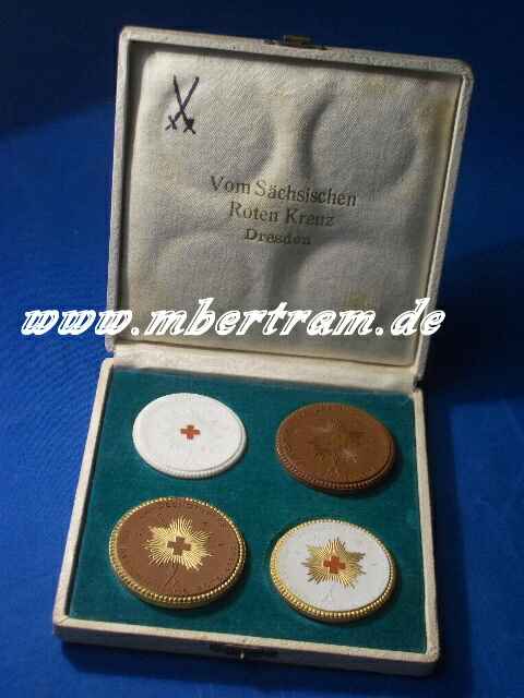 4 Porzellan Medaillen, schs. Rotes Kreuz" 1921, Meissen