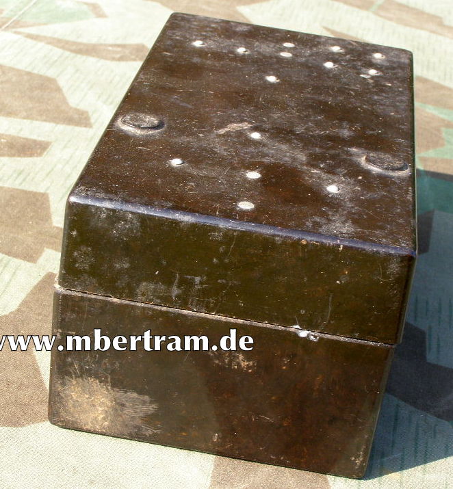 13486-2 Bakelit Zubehöhrkasten f. Einheitslaterne Wehrmacht " eje"