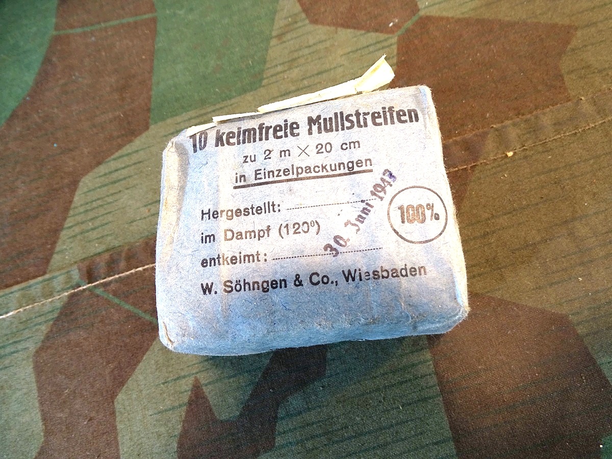 Wehrmacht: 10 Keimfreie Mullstreifen 1943 für Sanitätsaustrüstung, Verbandkästen etc. 
