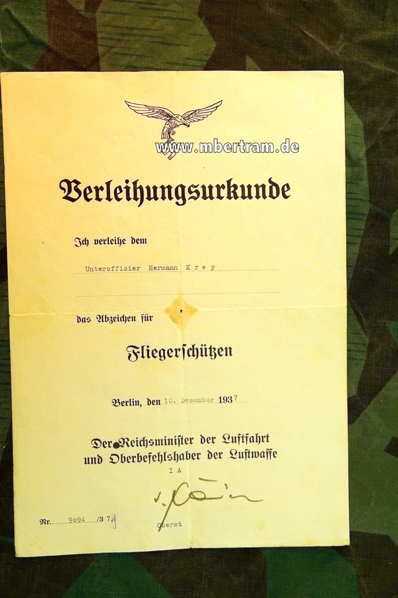 12371-113 Umfangreicher Nachlass Ju 52 Bordschütze, DK Gold, LW Pokal, Legion Condor, Alben....