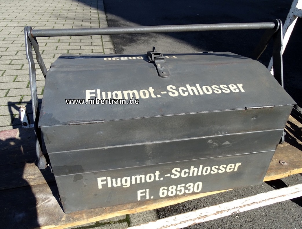 Luftwaffe Wekzeugkasten für Flugmotoren Mechaniker " Becro" Belzer Cronenberg